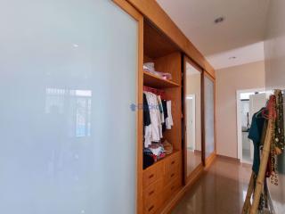 3 Bedrooms House East Pattaya H010041