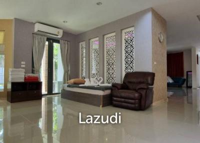 7Bedrooms House for Sale in Najomtien