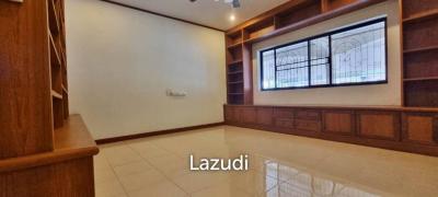 2 Houses with 7 Bedrooms for Sale