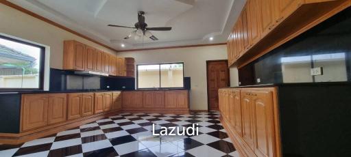 2 Houses with 7 Bedrooms for Sale