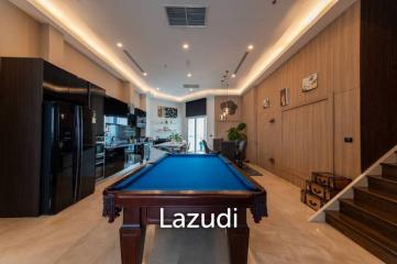 Executive Penthouse for Sale in The Palm