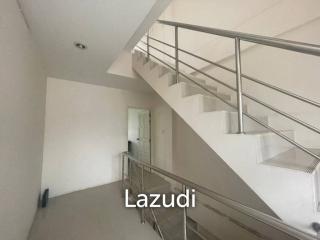 3 Storey Shop House For Sale in East Pattaya