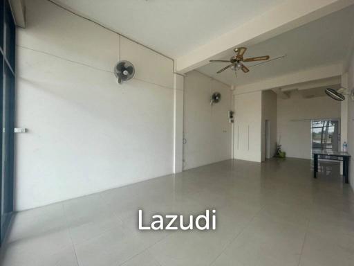 3 Storey Shop House For Sale in East Pattaya