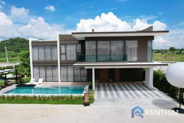 Live the Dream!  Modern Pool Villa in Pattaya with mountain view!