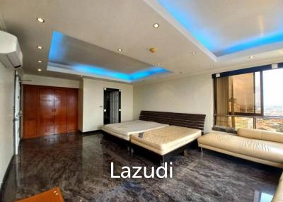 2 Bedrooms for Rent in Jomtien Plaza Condotel