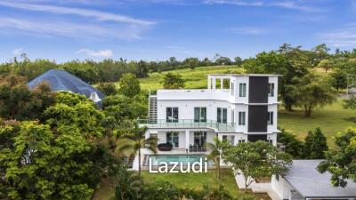 Stunning Pool Villa House for Sale in Pattaya