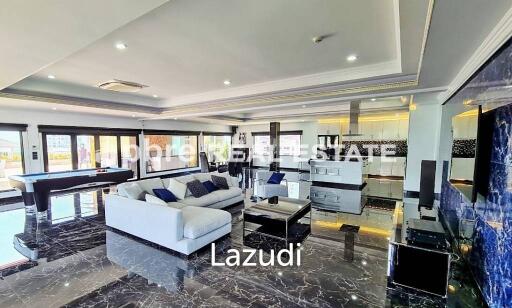 Amazing Penthouse Condo Pratumnak Pattaya