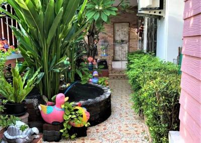 Vanalee Village House for Sale in East Pattaya
