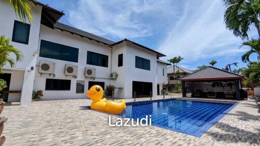 Luxury Pool Villa House for Sale Pattaya