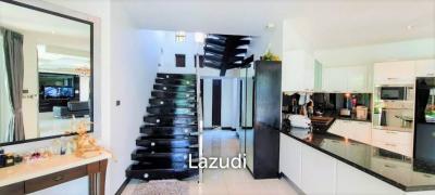 6 Bedroom Palm Oasis Villa For Sale in Pattaya