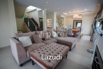 Baan Dusit For Sale in Huay Yai