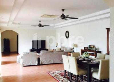 Freeway Villa For Sale in East Pattaya