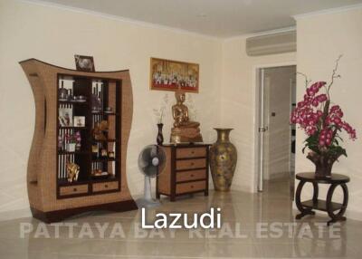 2 Beds Wongamat Residence Condo for Sale