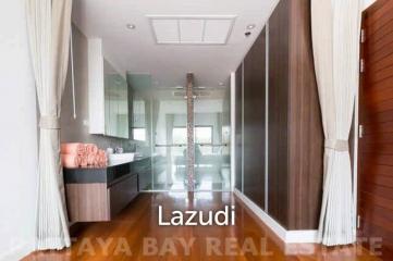 Axis Condo in Pratumnak for Sale