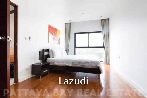 Axis Condo in Pratumnak for Sale