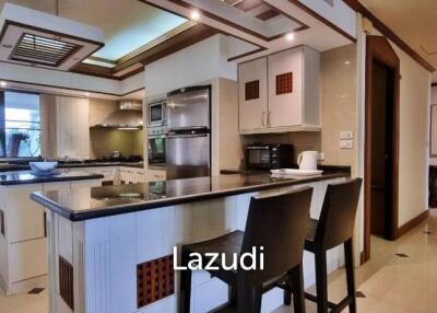 3 Beds 2 Baths 202 SQ.M Baan Somprasong Condo