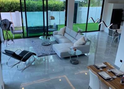 4 Bedroom 5 Bathroom 300 SQ.M Villa in Jomtien