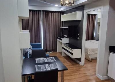 1 Bedroom 1 Bathroom 36 SQ.M Dusit Grand Park 1