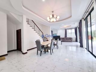 3 Bedrooms House East Pattaya H008528