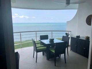 3 Bedrooms Corner Apartment with Sea View In Na Jomtien For Sale