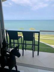 3 Bedrooms Corner Apartment with Sea View In Na Jomtien For Sale