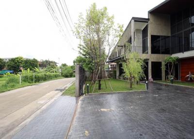 house for sale, new house, 196 sq m., Bang Rak Noi, Ratchaphruek-Sai Ma. The usable area in the