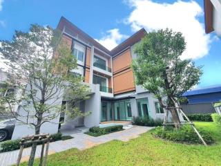 house for sale near Robinson Ratchaphruek, New Modern Living, luxury home style, warm tones, Modern