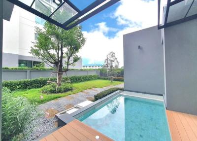 house for sale near Robinson Ratchaphruek, New Modern Living, luxury home style, warm tones, Modern