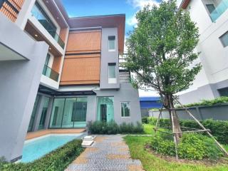 house for sale near Robinson Ratchaphruek, New Modern Living, luxury home style, warm tones, Modern