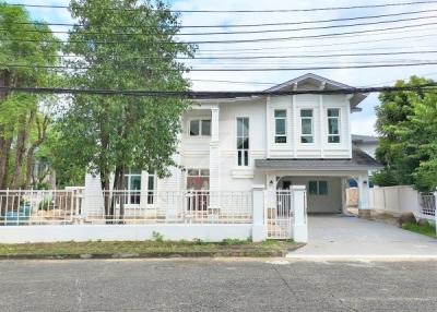house for sale, Prinsiri Nuanchan, 134 sq m., beautiful corner plot. Total usable area 381 sq m., 5