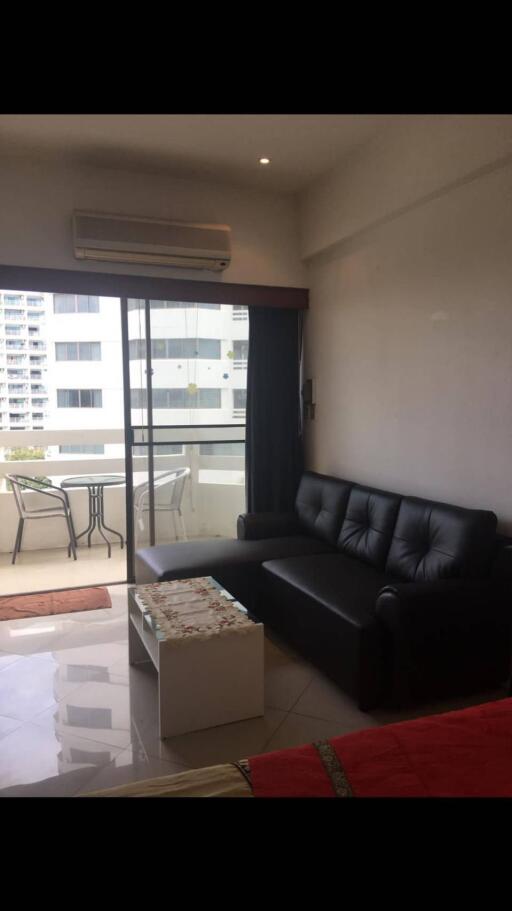 Studio Condo in Jomtien Condotel Dongtan Beach for sale.