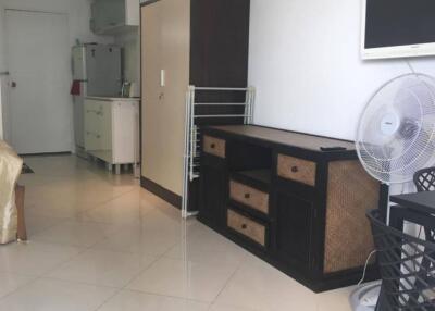 Studio Condo in Jomtien Condotel Dongtan Beach for sale.