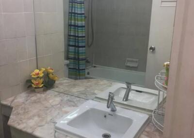 Studio Condo in Jomtien Condotel Dongtan Beach for sale.