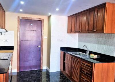 2 Bedrooms condo in Angket Condominium Jomtien For Sale