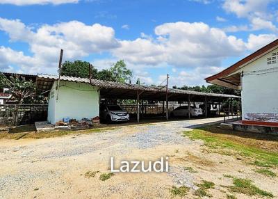 Land and Comercial Business for sale