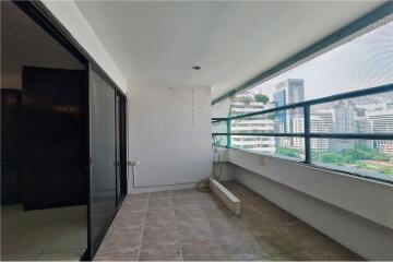 Condo in Prime Sukhumvit High Floor