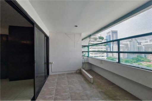 Condo in Prime Sukhumvit High Floor