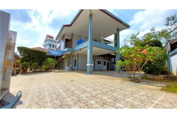 Lake Side Court 3 Two Storey House Private Pool