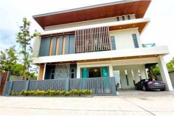 98 LakeVille Mabprachan Two Storey Luxurious Villa