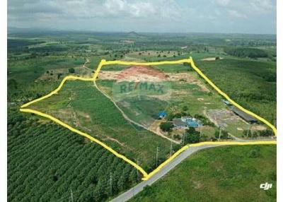 Beautiful, large plot of land ready for development - 920471001-748