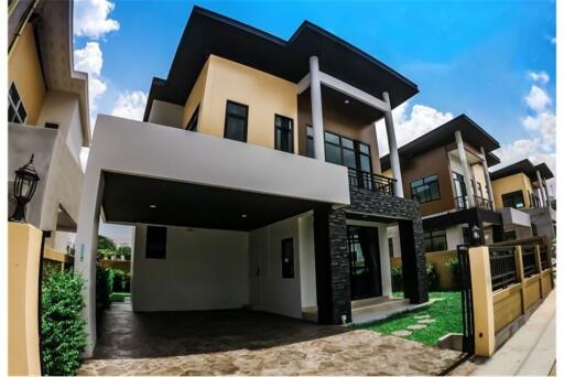 Two Story house for sale in Baan Kanthamat Pattaya - 920471004-265