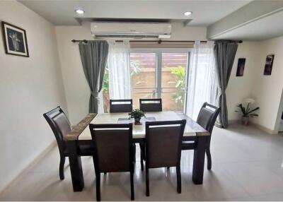 House for Sale 3 Bed 3 Bath in Silk Road Place. - 920471001-235