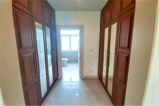 House for Sale 3 Bed 3 Bath in Silk Road Place. - 920471001-235