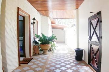 A  single storey house with swimming pool for rent - 920471001-190