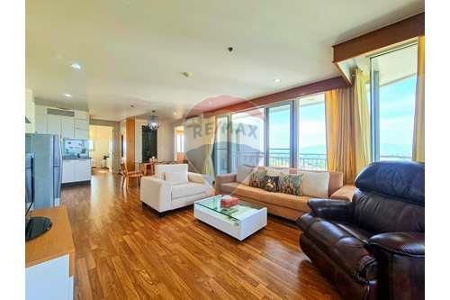 2 Bed 2 Bath Condo in The North of Hua-Hin For Sale