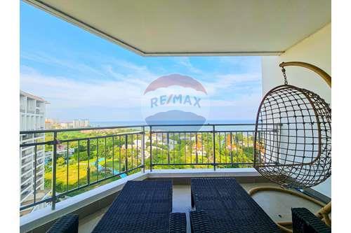 2 Bed 2 Bath Condo in The North of Hua-Hin For Sale