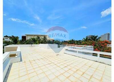 Blue Lagoon Residences Private Villa 3 Bed 4 Bath For Sale