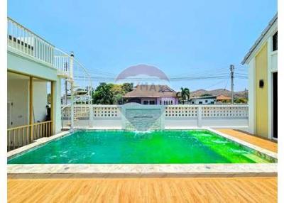 Brand New Pool Villa Near the beach, 3 Bed 3 Bath in Pranburi For Sale