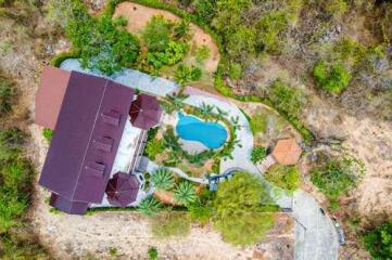 Grand Luxury Mansion in a Great Location of Hua Hin, Soi 88 For Sale