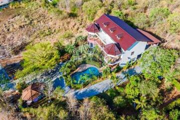 Grand Luxury Mansion in a Great Location of Hua Hin, Soi 88 For Sale